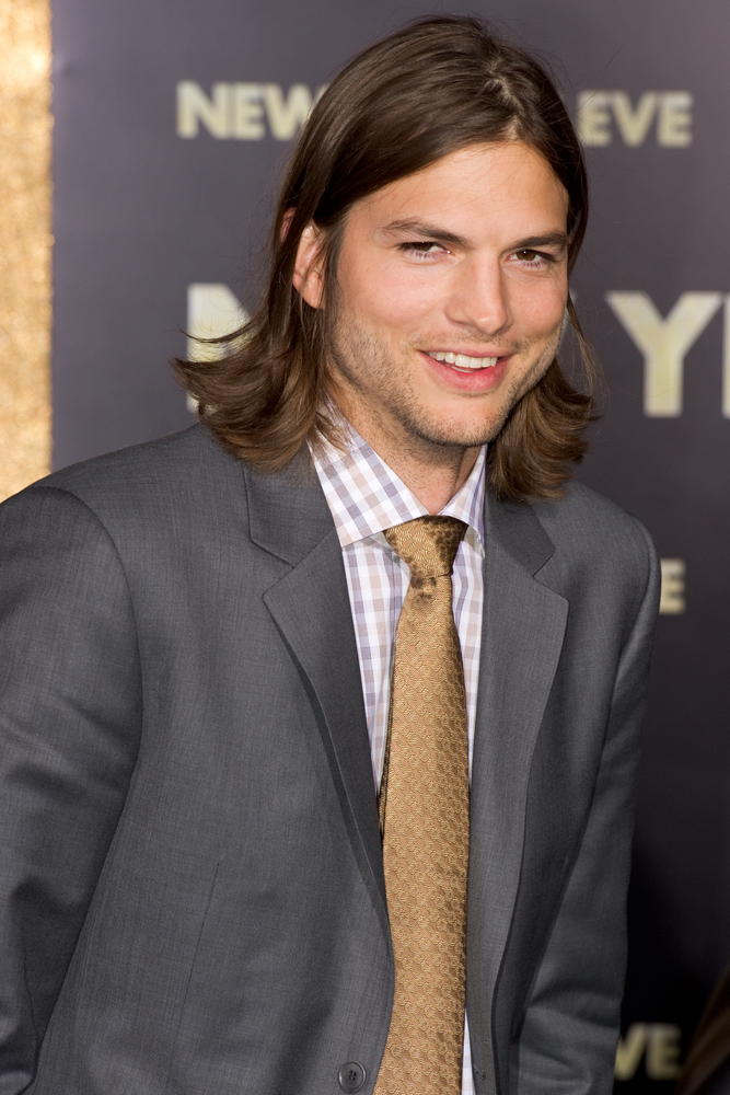 Ashton Kutcher Buys 500th Ticket for Virgin Galactic Spaceship Ride